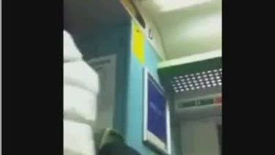 Erkekleri dövdü çok izlenenler arasına girmeyi başardı