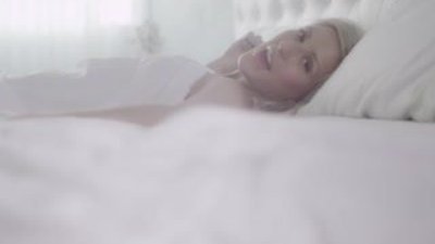 Calvin Harris - I Need Your Love ft. Ellie Goulding