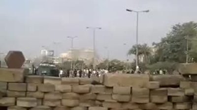 Mısır ordusu sivillere ateş açıyor