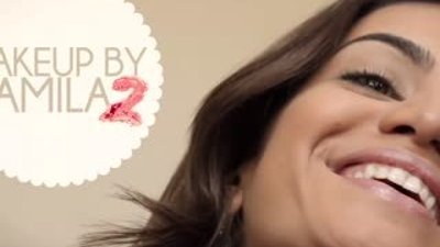 Kırmızı dudaklar için ruj uygulaması