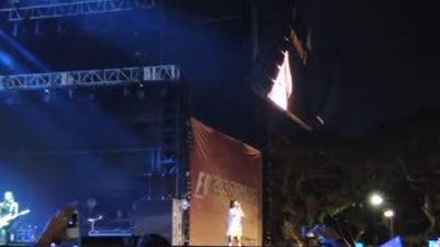 Rihanna - Live in Singapore F1 2013 - Rude Boy