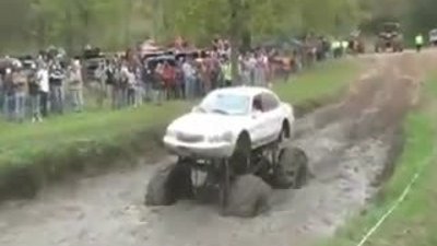 Canavar Araba Çamura saplanırsa