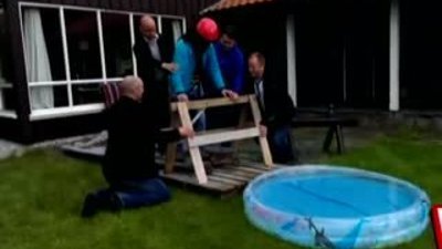 Gözü kapalı şekilde köprüden atlayacağını sanıyordu