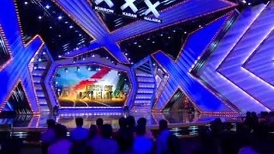 Hintli Şişman Çocuğun Dans Gösterisi HD