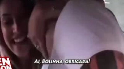 Kız arkadaşına eşşek şakası yaptı