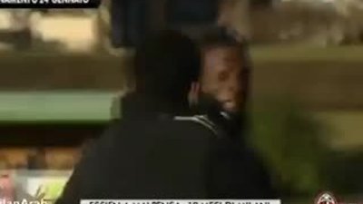Balotelli ve Robinho antrenmanda yumruklaştı
