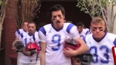 Hayrettin'den Amerikan Futbolu Şakası