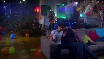 One Direction'dan döneli klip HD