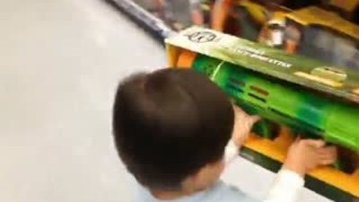 Efektlerle oğlunu fenomen yaptı