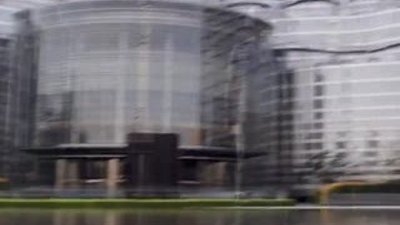 İnsanlık Dışı Dans Eden Adam izle