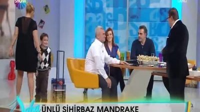 Mandrake çocuklar için gosteri yapıyor