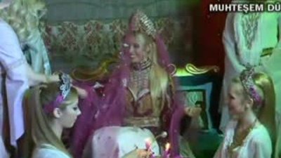 Serdar Ortaç ve Chloe Loughnan evlendi