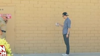 Polise uyuşturucu satmaya çalışan sihirbaz