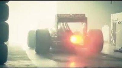 TIR Formula 1 aracının üzerinden uçtu rekor kırıldı