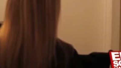 Duştaki sevgiliye paintball silahı ile ateş etmek