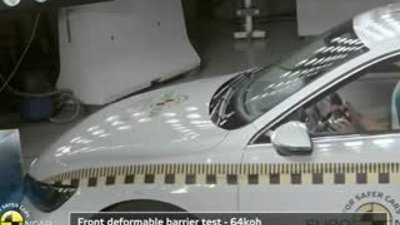 Yeni Passat çarpışma testinde