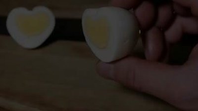 Kalp şeklinde haşlanmış yumurta yapımı