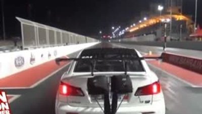 Yarış arabası gaza fazla yüklenince uçtu