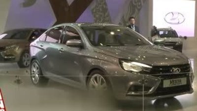 Lada 2015 Model arabalarını görücüye çıkardı 