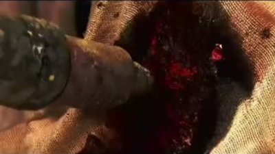 Metroda yürek hoplatan zombi şakası