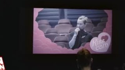 Sinema salonunda zombi şakası