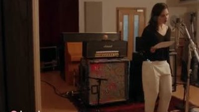 Ejderhaların annesi Khaleesi Reggae Söylerse