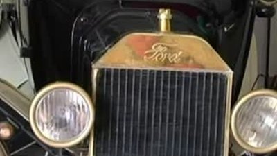 İki dünya savaşı gören otomobil Bursa'da yollarda