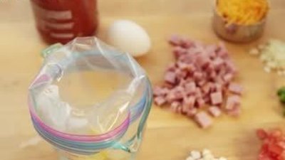 Fermuarlı poşet ile yapılan omlet tarifi