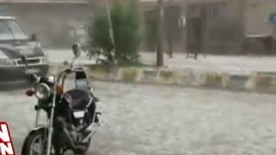 Dolu yağışı Ağrı'yı beyaza bürüdü