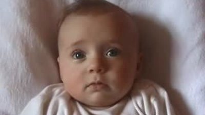 Kızının 16 yaşına kadar günlük görüntülerini çeken baba