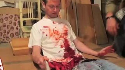 Korkudan çatıdan atlatan palalı katil şakası