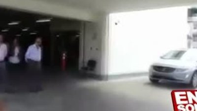 İnsanı görünce durması gereken otomobil