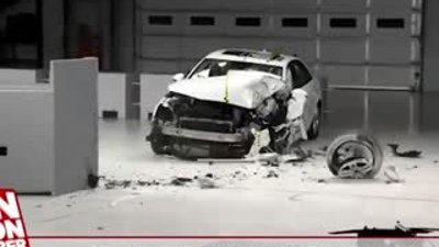 60 km hızla kaza yapan 2007 model Audi