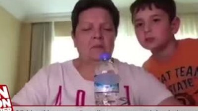 Sihirbazlık yapacağım diye anneannesini şakalayan ufaklık