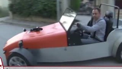 İzlediği belgeselden etkilenip kendi arabasını üreten adam