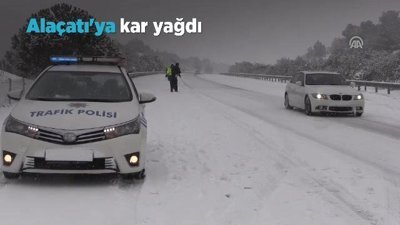Alaçatı'ya kar yağdı