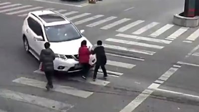 2 yılda 8 kaza yapan kadın sürücü bu kez yayaları ezdi