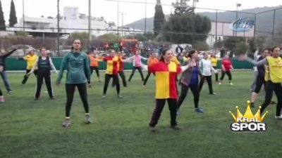 Anneler yeşil sahaya indi 