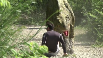 Şakazedenin aklını alan dinazor şakası