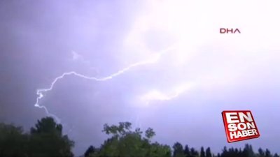 İstanbul'da sağanak hayatı olumsuz etkiledi