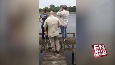 Çocuklarına eşek şakası yapan babalar