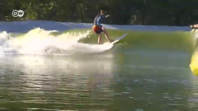 İspanya'da yapay dalgalı sörf tesisi kuruldu