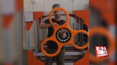 Berlin sokaklarında dev stres çarkı 