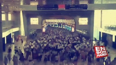 Tokyo metrosunda insan seli