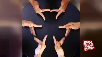 Büyüleyici parmak dansı