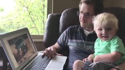 Bütün araba markalarını sayan ufaklık