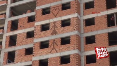 Duvar ustası her binaya motiflerle imzasını atıyor