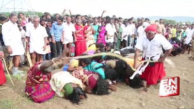 Hindistan'da kırbaçlı günah çıkarma