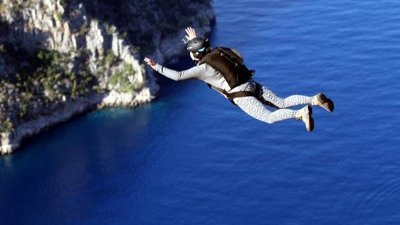 330 metre yükseklikten Kelebekler Vadisi'ne atlayış