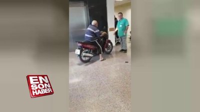 Hastaneye motosikletle girdi